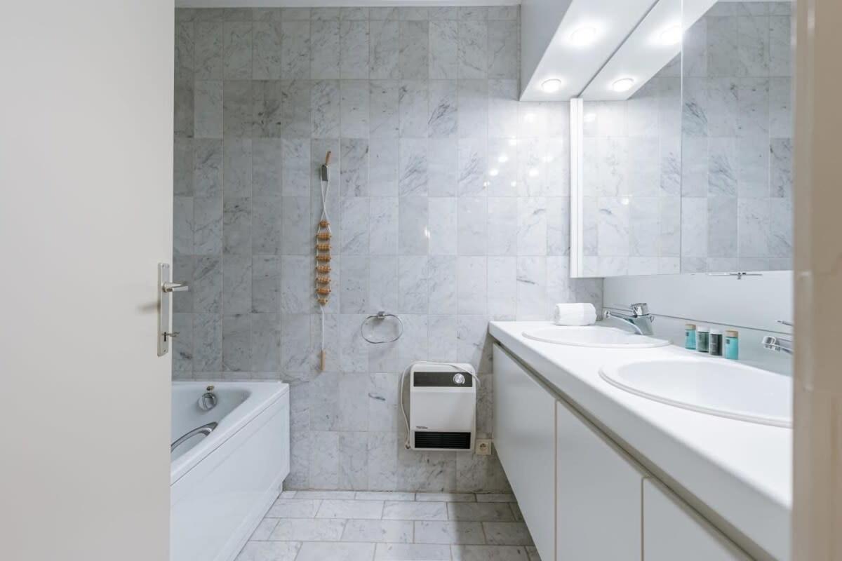 Huswell - Authentic Apartment With Terraces And Parking 크노케-하이스트 외부 사진