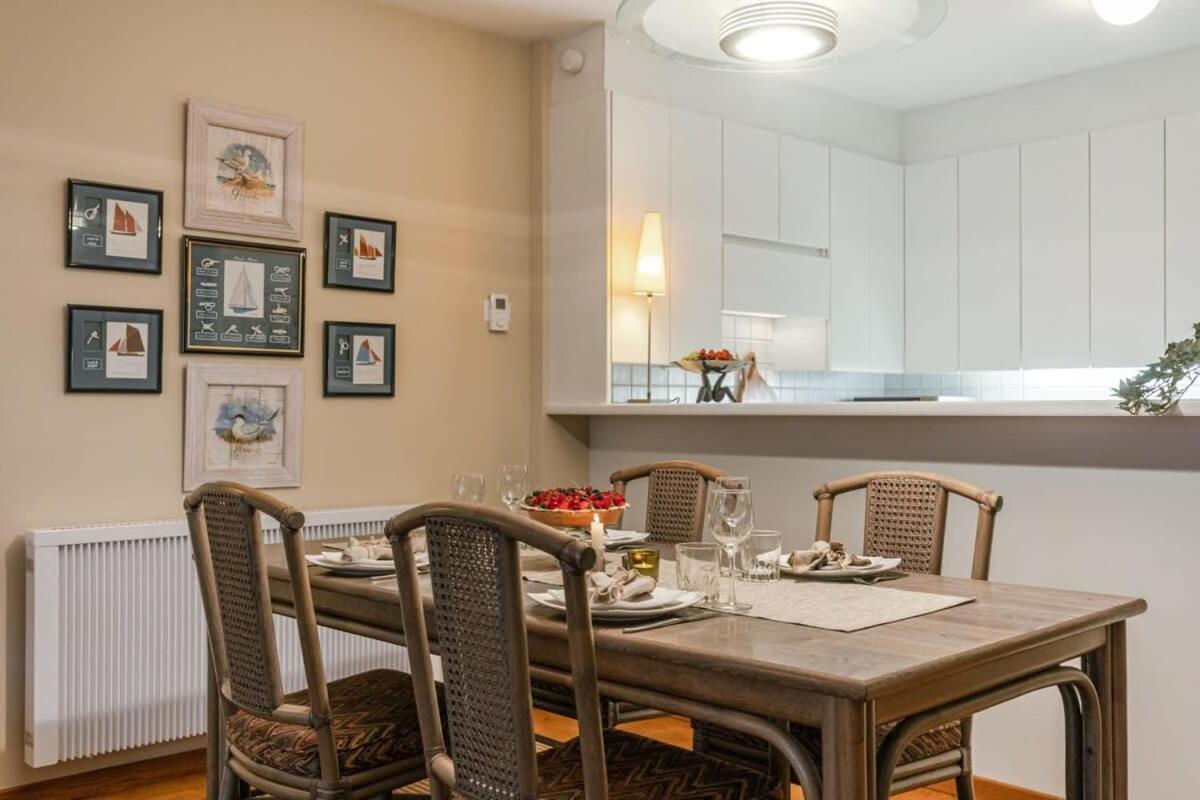 Huswell - Authentic Apartment With Terraces And Parking 크노케-하이스트 외부 사진